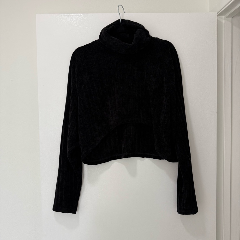 Motel Rocks Black Cropped Turtleneck Sweater